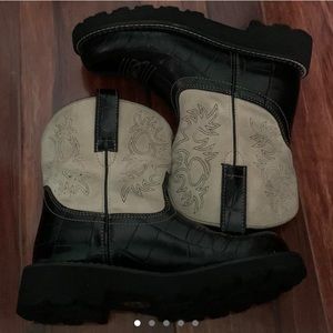 Ariat Fatbaby Ivory and Black Crocodile Texture Cowgirl Boots